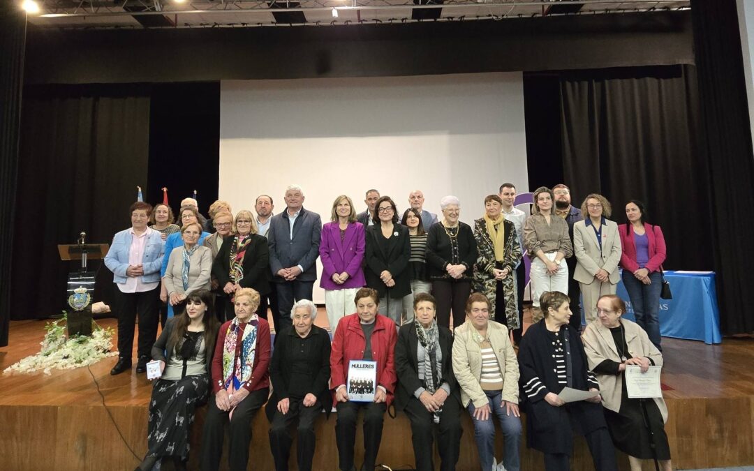 Homenaxe a oito mulleres da vila no Día da Muller